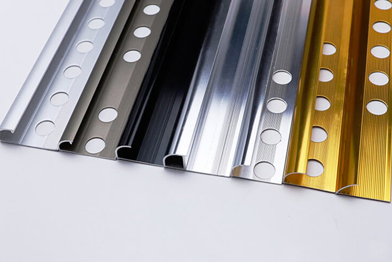 Difference Between Sandblasting and Anodizing Surface Treatment of Aluminum Tile Trim